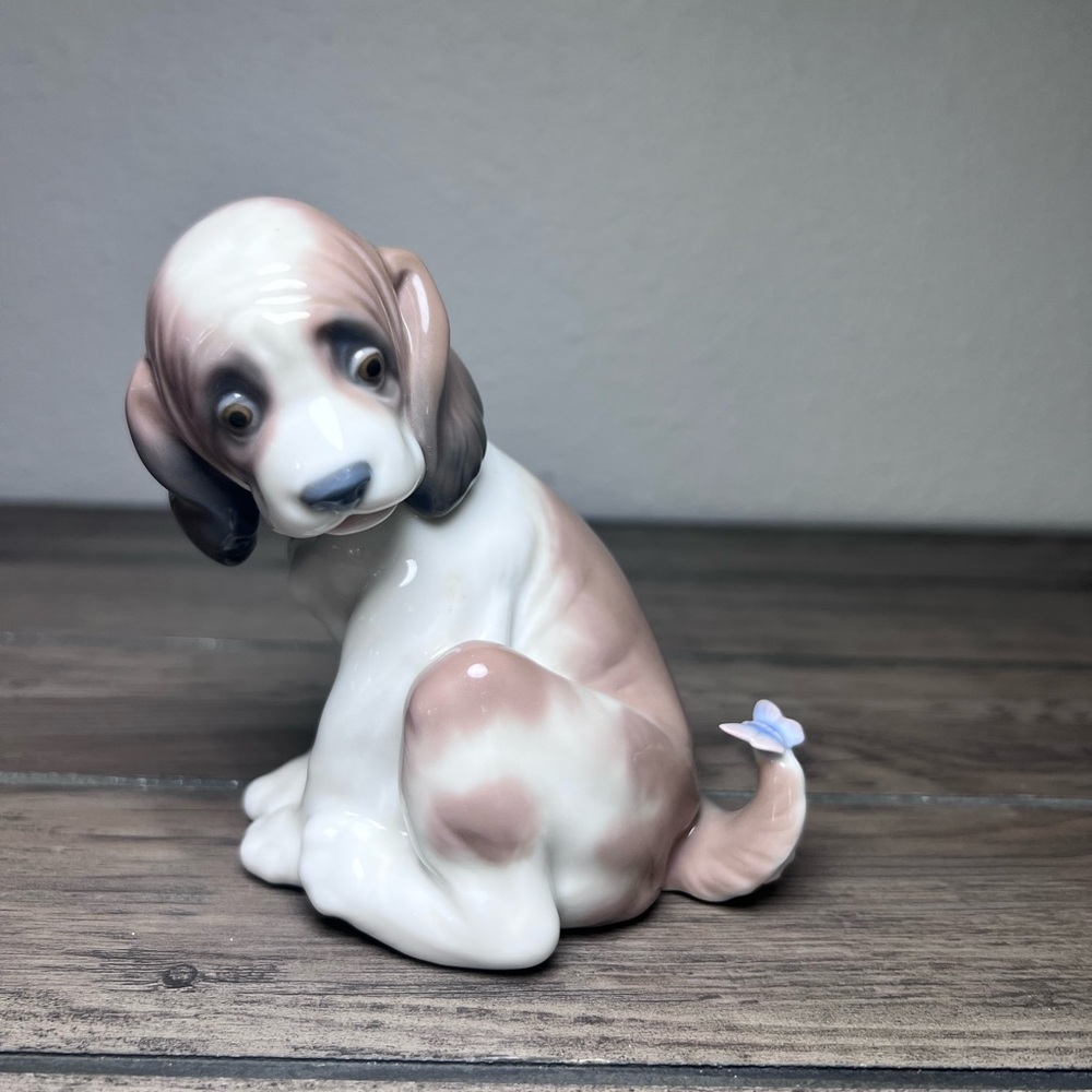 Lladró Vintage 1994 Gentle Surprise Dog & Butterfly Figurine puppy in made Spain - Picture 12 of 16